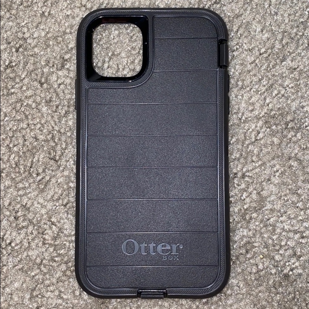 iPhone 11 Pro Max Otterbox Defender